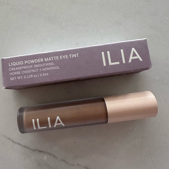 NWB ILIA Liquid Powder Matte Eye Tint in Adobe - Picture 1 of 11